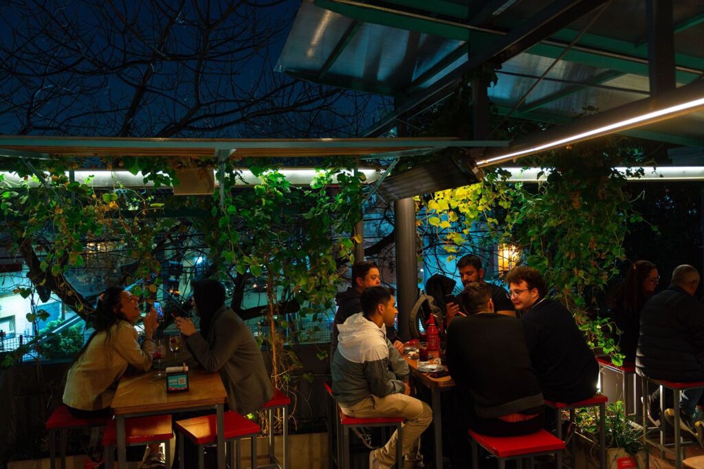restaurantes en chacarita opciones gastronomicas del barrio
