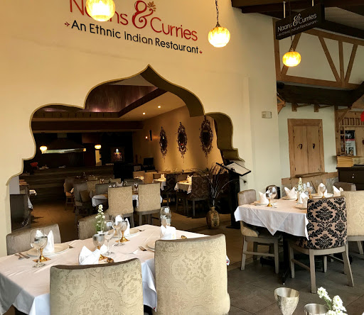 Naans & Curries, Momentum Pinares
